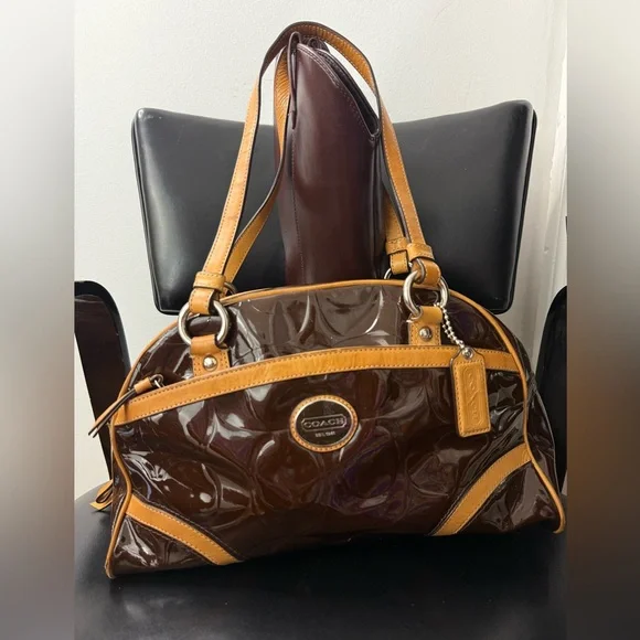 Coach patent leather Brown shoulder bag - Picture 1 of 10